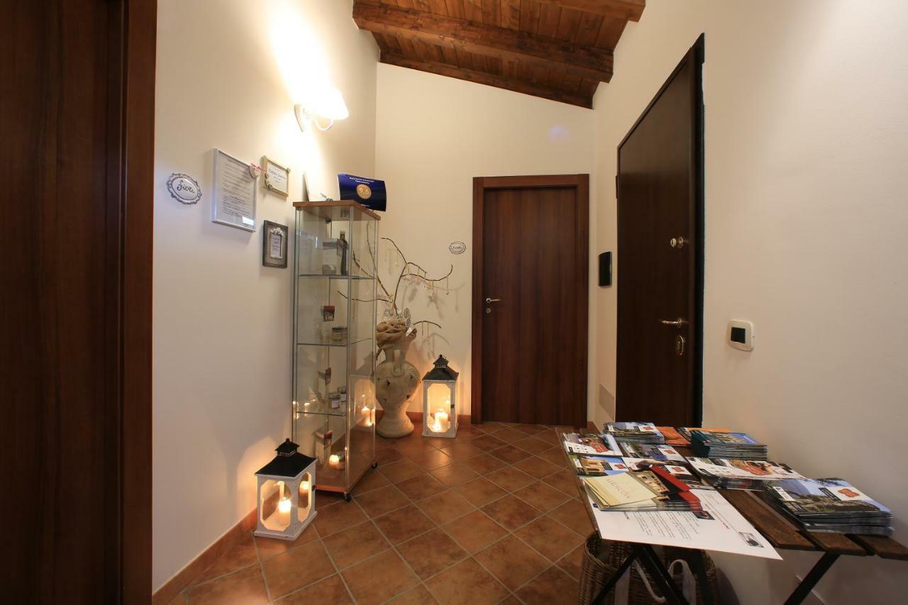 Casale Madeccia Guest House Sonnino Eksteriør bilde