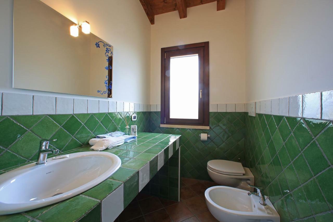 Casale Madeccia Guest House Sonnino Eksteriør bilde