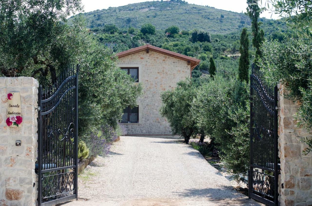 Casale Madeccia Guest House Sonnino Eksteriør bilde