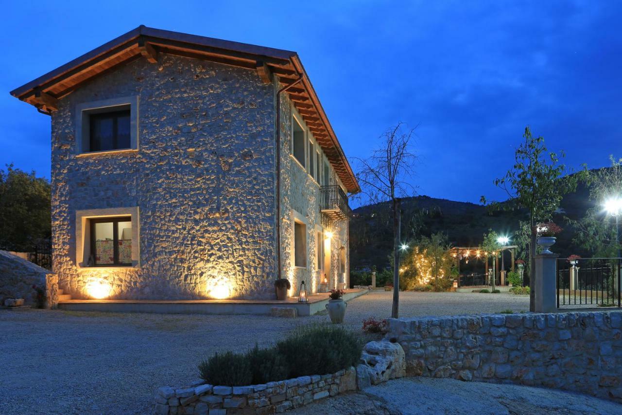 Casale Madeccia Guest House Sonnino Eksteriør bilde