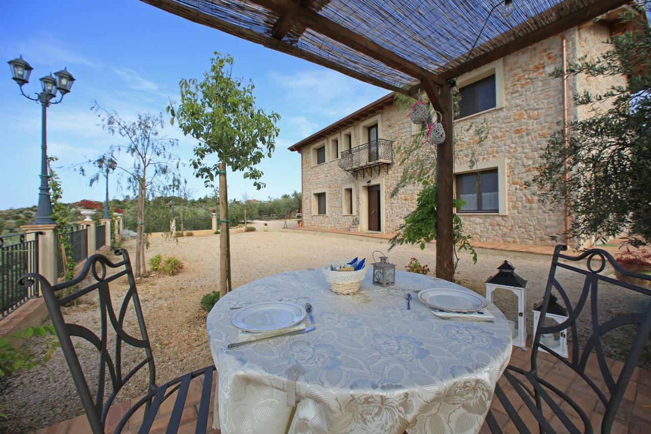 Casale Madeccia Guest House Sonnino Eksteriør bilde